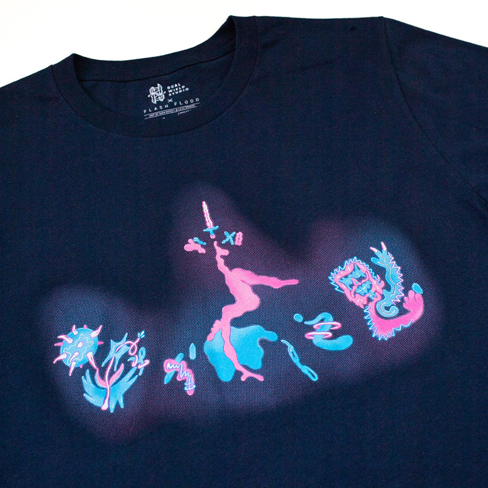 Closeup of the printed glow effect around the shapes on the tee.